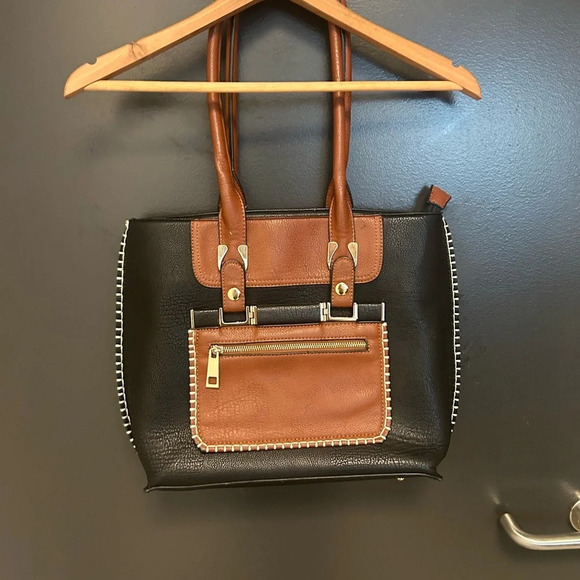 Clarks  vegan leather purse with removable clutch on the front EUC - Picture 12 of 13